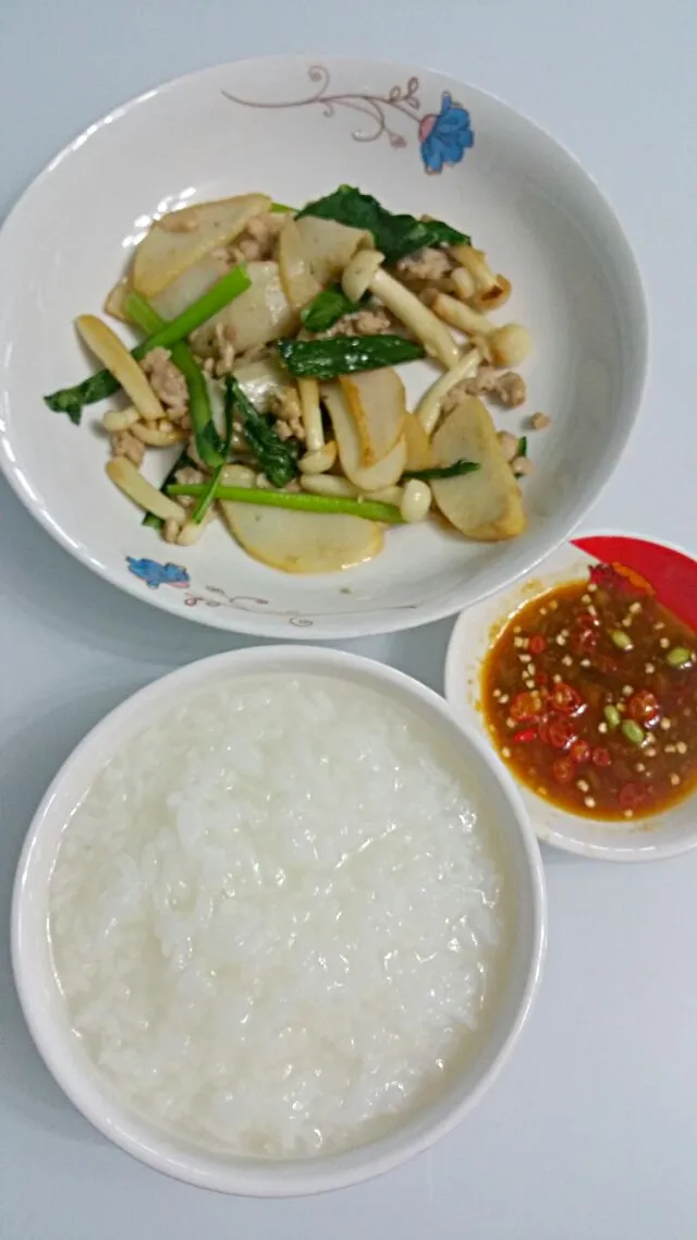 My flu recovery meal - simple porridge with stirfry|🌷lynnlicious🌷さん