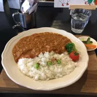 Snapdishの料理写真:札幌市中央区南8条カフェバーてんとてんのココナッツトマトカレー美味しいです(￣∇￣)|柳津栄邦さん