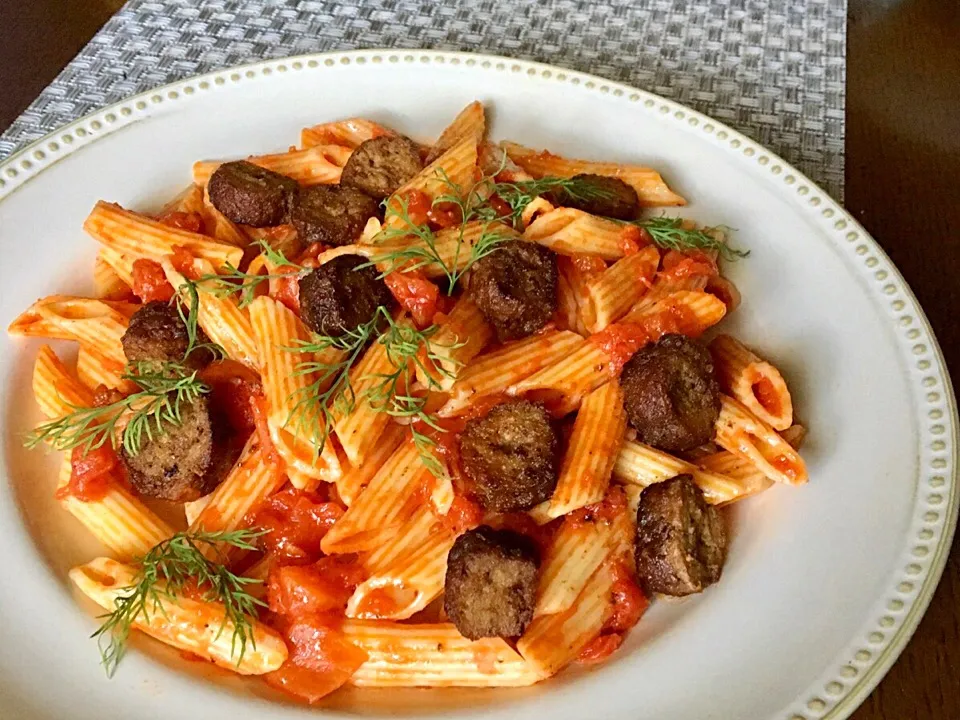 ✨PENNE with TOMATO SAUCE & homemade garlicky SAUSAGES...ペンネトマトソースと手作りガーリックソーセージ✨|🌺Sanntina🌺さん