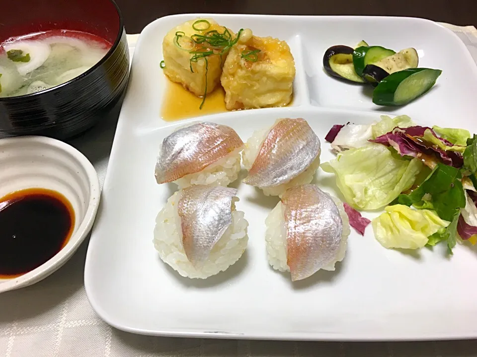 夕食 手まり寿司と揚げ出し豆腐 #小鯛の笹漬け #手まり寿司大きすぎ #難しい|mokoさん