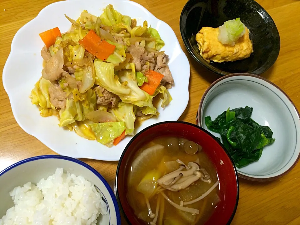 Snapdishの料理写真:野菜炒め、出し巻き卵、ほうれん草おひたし、お味噌汁|いちごさん