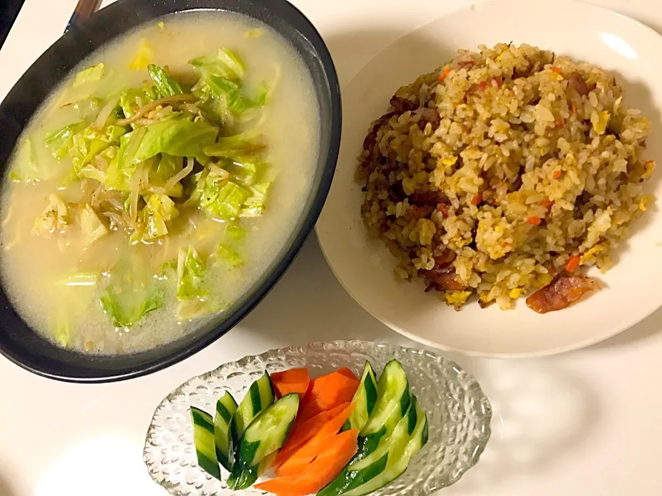 Snapdishの料理写真:#ラーメン炒飯晩御飯|ゆりえさん