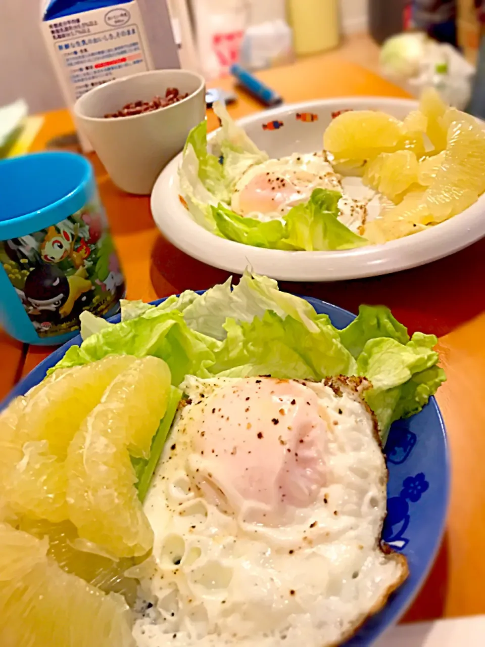 目玉焼き🍳   グリーンサラダ  パール柑  ミルク|ch＊K*∀o(^^*)♪さん