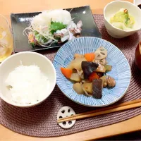 Snapdishの料理写真:タコの刺身
筑前煮
かき卵汁
漬物|naaaさん