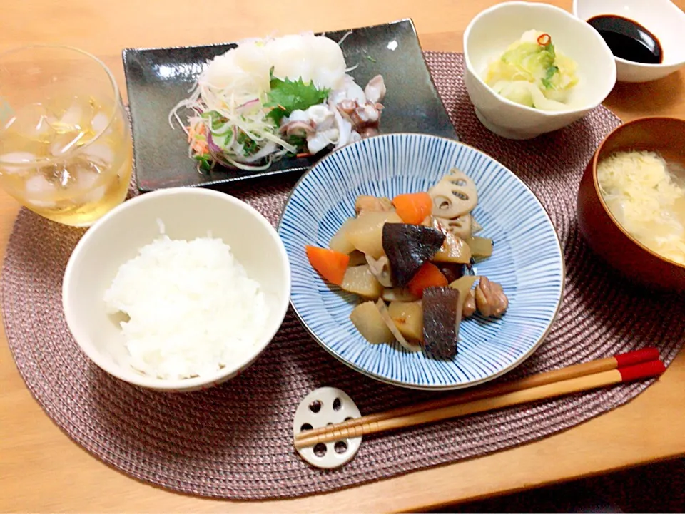 Snapdishの料理写真:タコの刺身
筑前煮
かき卵汁
漬物|naaaさん