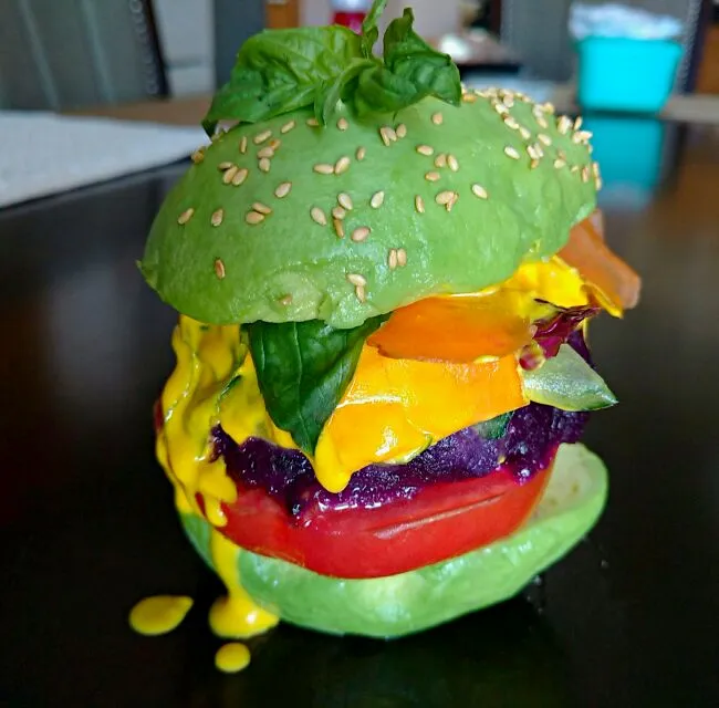 Snapdishの料理写真:avocado burger|paulaさん