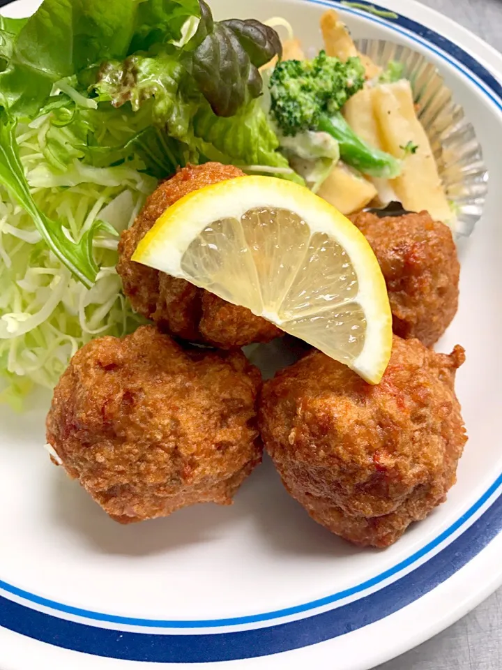 鶏挽肉と海老すりおろし蓮根の揚げ団子|学食おばちゃんさん