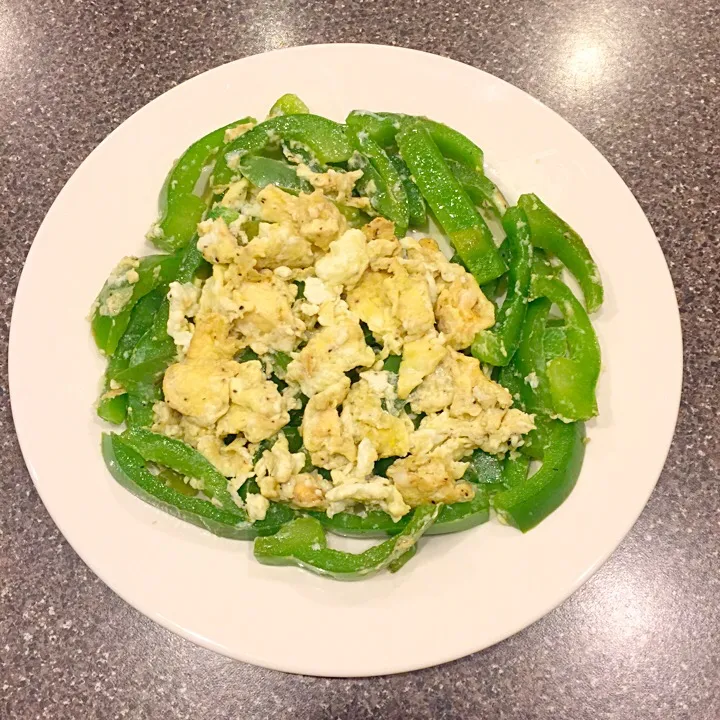 Scrambled eggs and green peppers
On Plan!|FitMomDoc19さん