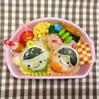 Snapdishの料理写真:今日はお雛様♡

幼稚園ではカルピスと雛あられがでるんだって〜(^-^)|ひよさん