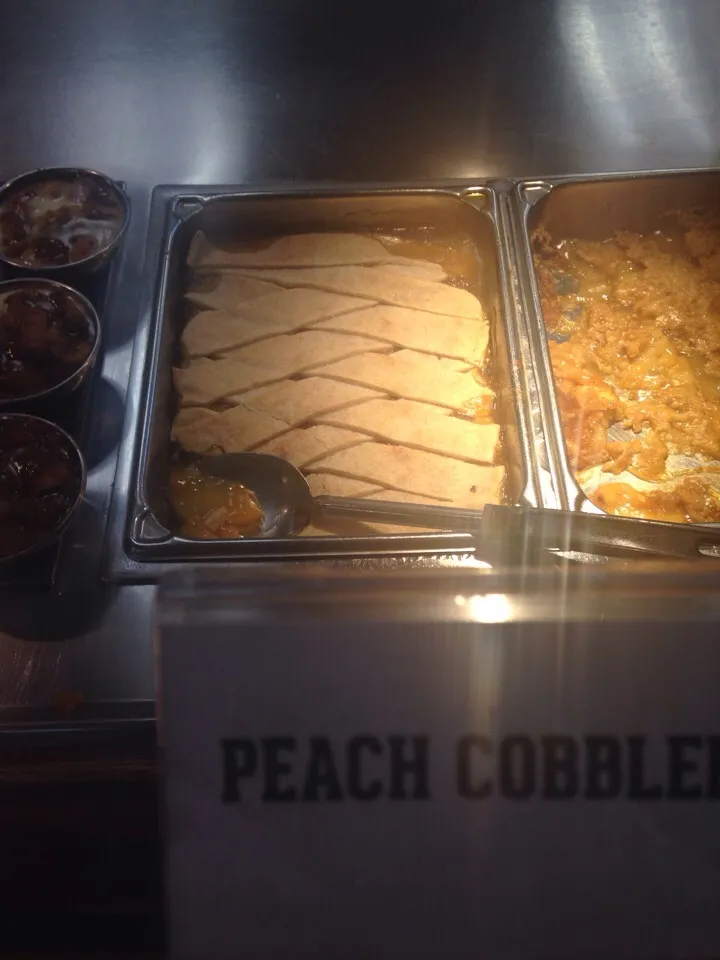 Snapdishの料理写真:Peach Cobbler|Sinjin Tigerさん