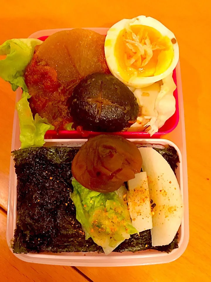 Snapdishの料理写真:パパお弁当🍱😋  大根と椎茸の煮物  半熟卵  干し海老  サラダ  大根の糠漬け  白菜の漬物  梅干しのはちみつ漬け  焼き海苔|ch＊K*∀o(^^*)♪さん