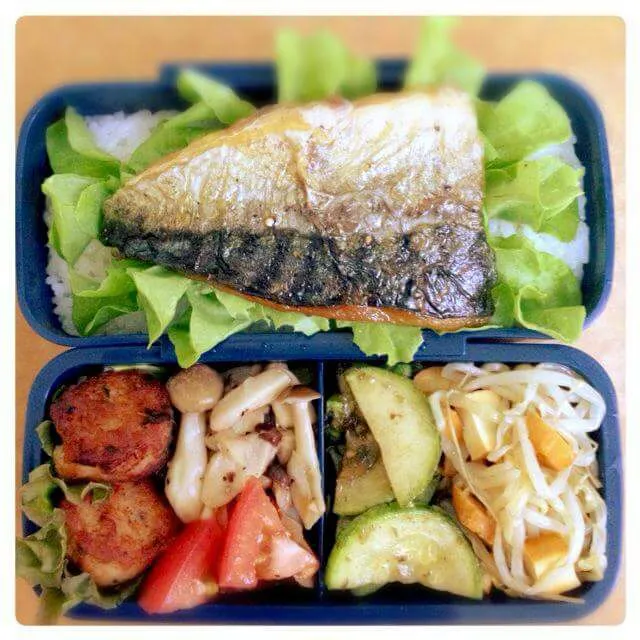 Saba Shioyaki, Garlic Sprouts with Tofu salad, Grill Courgettle, Mushroom, Panfried boneless Chicken Wings
 #Fish 
 #Salad 
 #Chicken 
 #Vegetable|Lee Astorさん