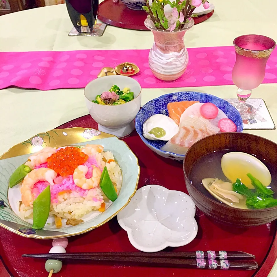 お雛様Dinnerはちらし寿司🎎
お椀の置く位置間違えた😅|Seikoさん