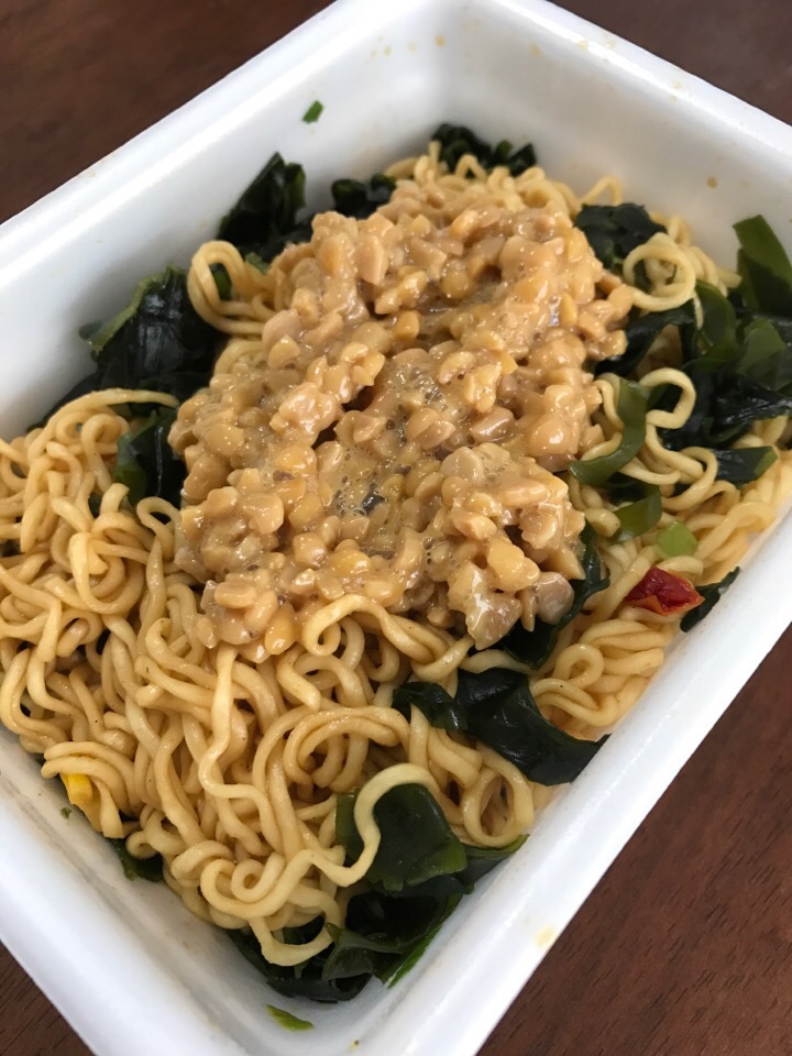 本日のランチ
ペヤングわかめMAX with ひきわり納豆

#焼きそば
#ペヤング
#わかめ