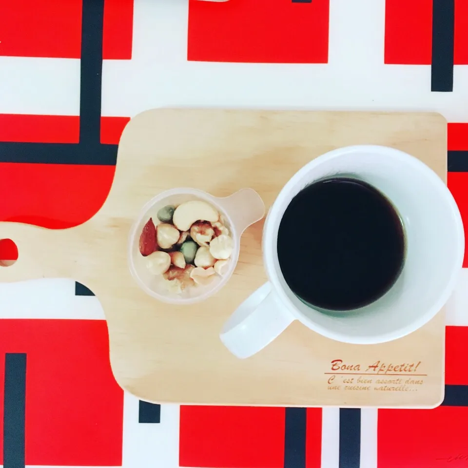 #breakfast #coffee #almondnuts|lazymegさん