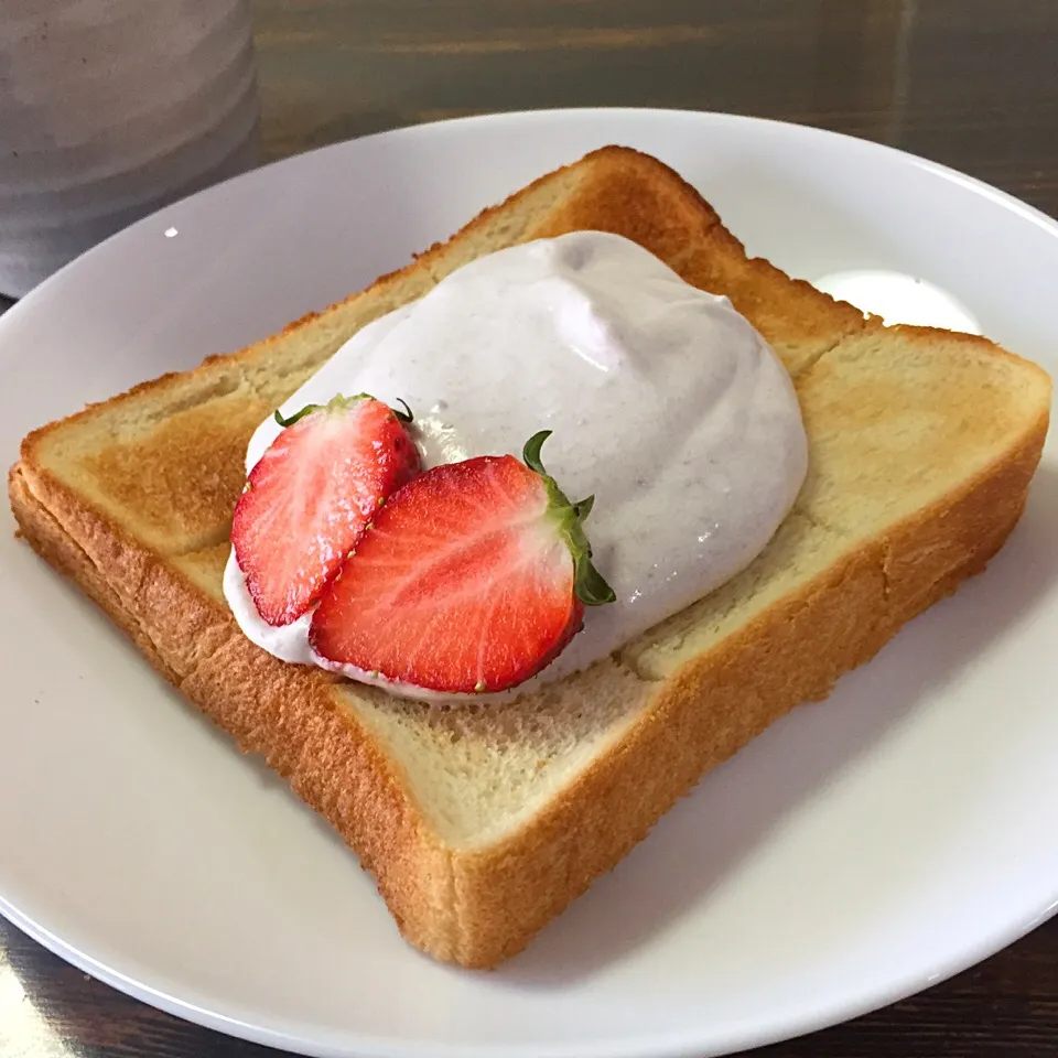 アンホイップトースト😋😋😋|いしくん。（たまご王子🥚🐣🐥🐔）さん