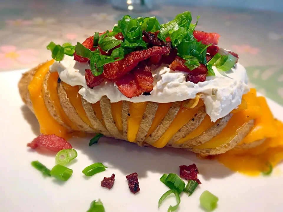 Loaded Hasselback Potatoes|🌸ルビーかわな🌸さん