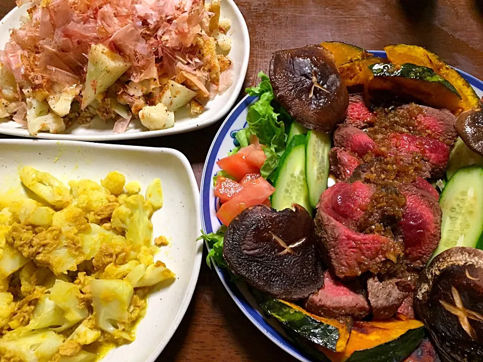 Snapdishの料理写真:ローストビーフ  椎茸  南瓜  その他野菜  カリフラワー2種 梅おかか和え  カレー味のソテー|掛谷節子さん