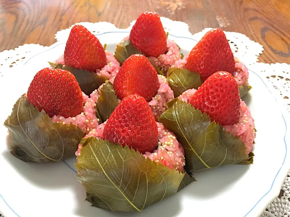 キヌア入り桜餅風、いちご餅🍓|チコさん