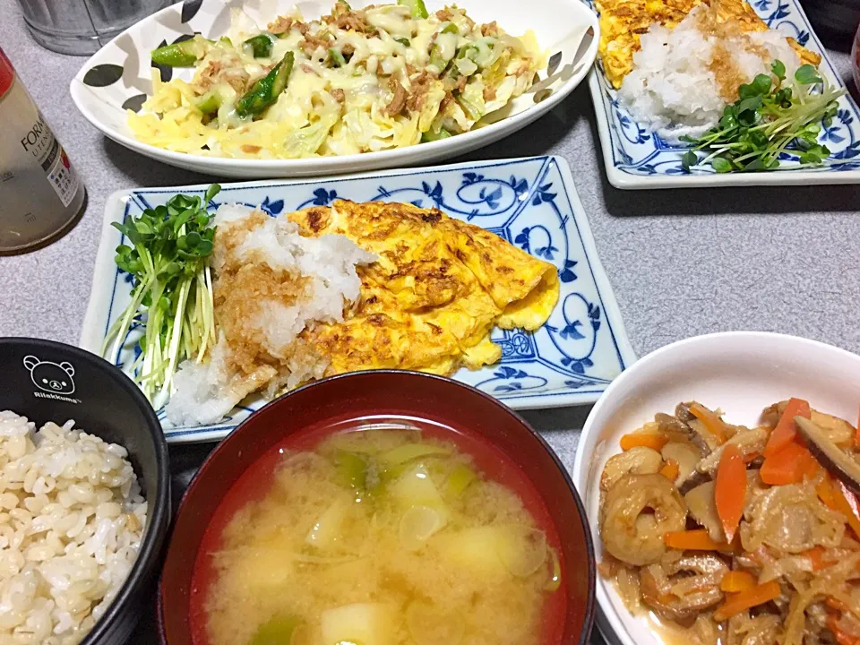 Snapdishの料理写真:もち麦飯、おろし昆布だし玉子焼き、切干し大根、じゃがネギ味噌汁、シーチキンアスパラガス野菜炒めチーズのせ、|ms903さん