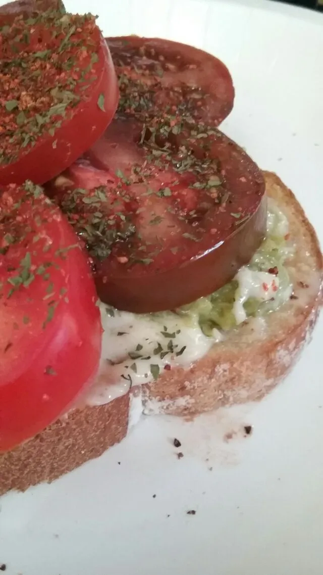 today's avocado tst with tomatoes! !|Polly Gelfusoさん