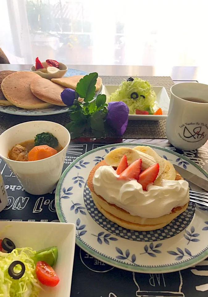 Snapdishの料理写真:goodmorning❣️
日曜日の朝はパンケーキで🍴|シュトママさん