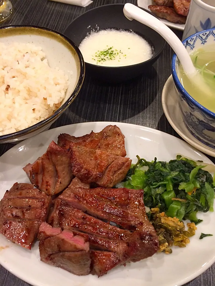 牛タン定食👅|けんけんさん