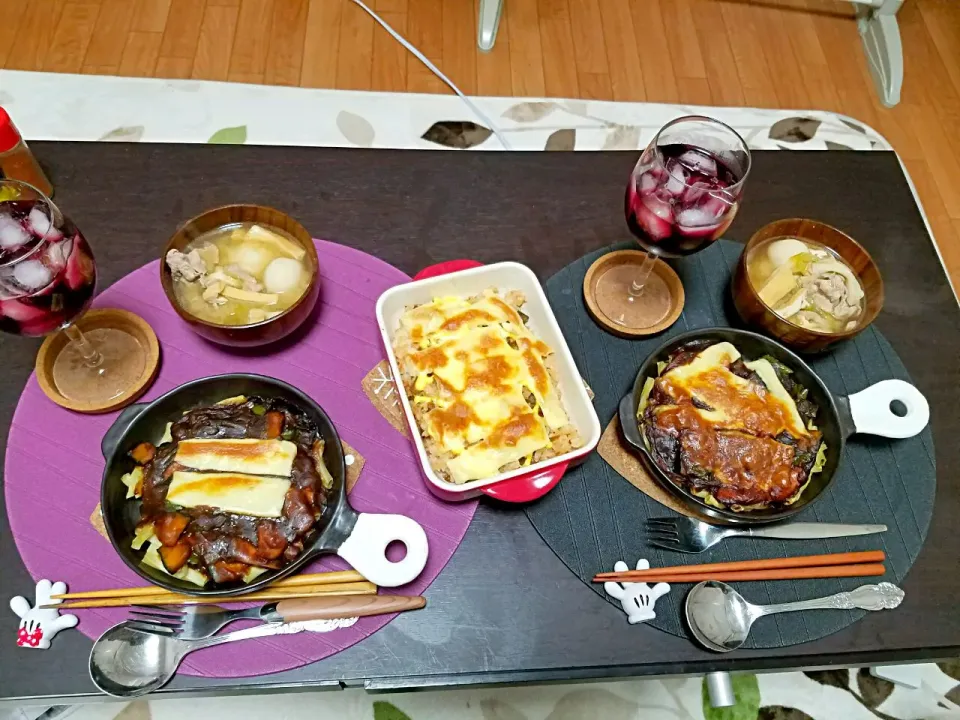 Snapdishの料理写真:マカロニグラタン♥ビーフシチュー味、きんぴら鮭ドリア♥チーズ、豚汁♥|みーさん