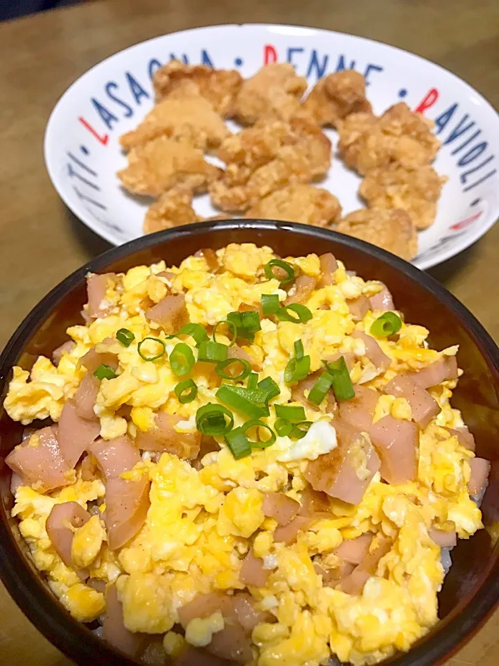 Snapdishの料理写真:ソーセージ丼、鶏肉唐揚げ❤(｡☌ᴗ☌｡)|Norio Fukudaさん