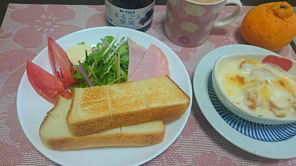 Snapdishの料理写真:なんてことない朝ごはん☕🍞🌄|みんさん