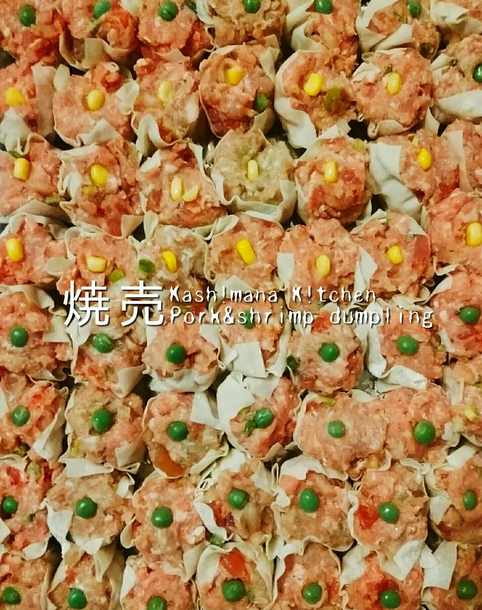 海老と豚肉の焼売を作りました ´ω` )/
娘が包むの手伝ってくれた🎵
蒸したてを食べて欲しくて、リモコンの早送りと巻き戻しの様に、蒸す→食べさす→蒸す→食べさす→最後に食べる→を繰り返してたら、蒸した写真を撮り忘れた( ﾟДﾟ)|Kashimanakitchenさん