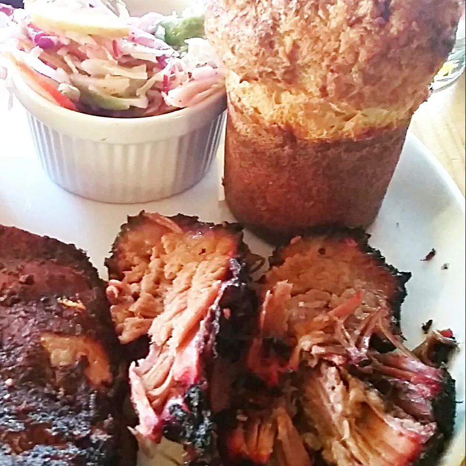 Beef brisket and ribs at Salt and Smoke restaurant in St. Louis, MO, USA.  Very tender brisket.|Jihollandさん