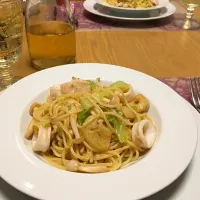 Snapdishの料理写真:イカのバター醤油スパゲッティ|ゆっぺさん