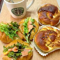 Snapdishの料理写真:Good Morning
Homemade Oregano Butter Roll with Cheese, Smoked Salmon n veg ; Peanutbutter with mixed Nuts Bun
 #Bread 
 #Sandwich|Lee Astorさん