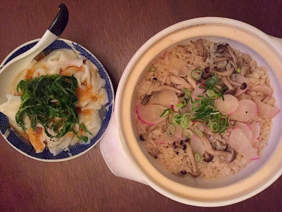 水餃子
しめじと赤大根の雑炊|ラーメンの小池さん