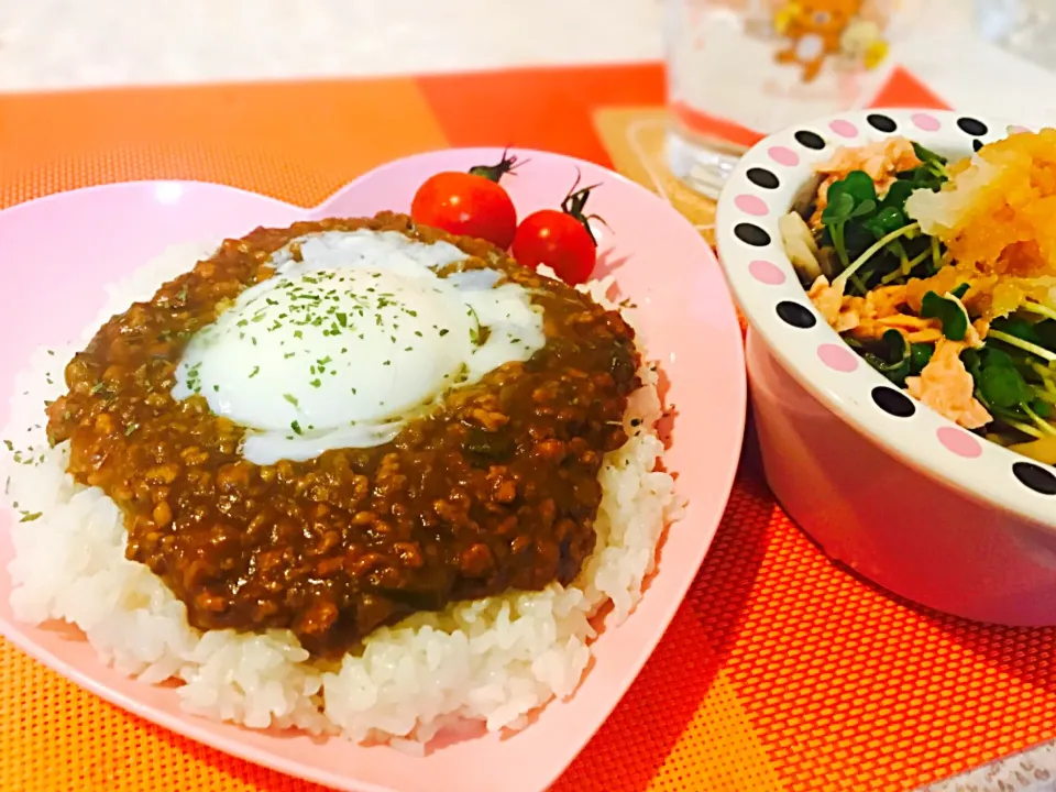 ＊キーマカレーの温玉乗せと♡サラダパスタ＊|きまぐれせなちゃん。さん