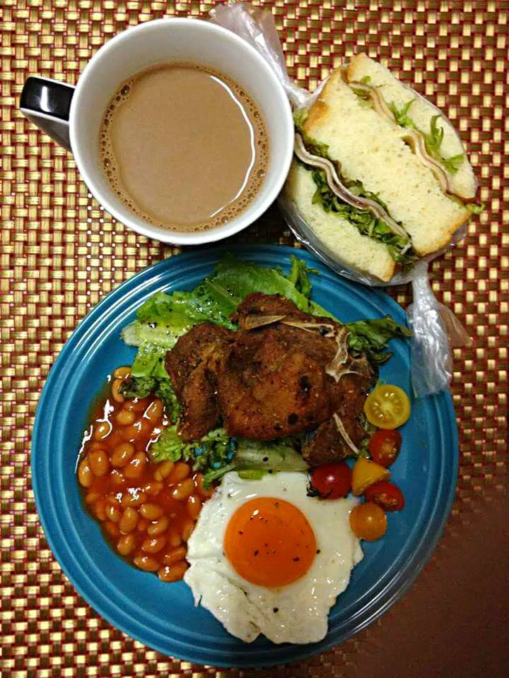 Brunch set
 #Bread 
 #Salad 
 #Pork|Lee Astorさん