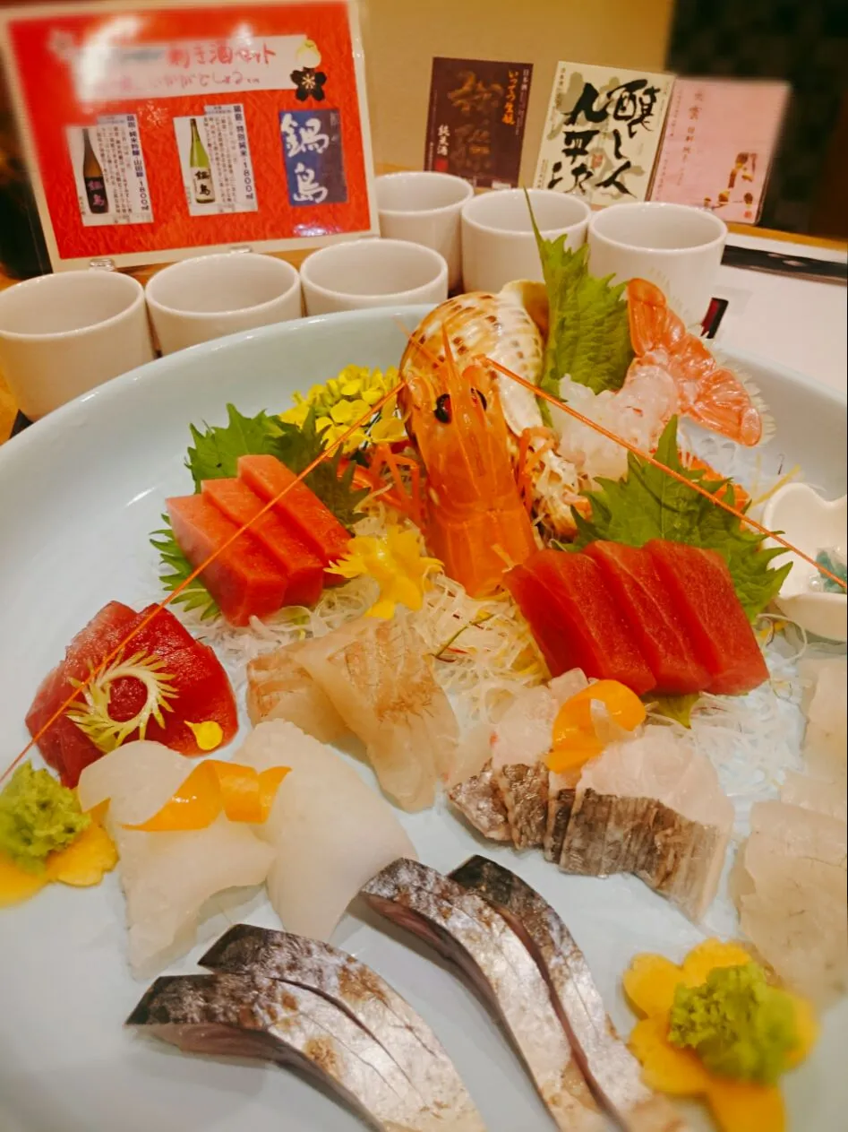 Snapdishの料理写真:刺身盛り合わせ🐟きき酒❗＼(^o^)／|ナムナムさん