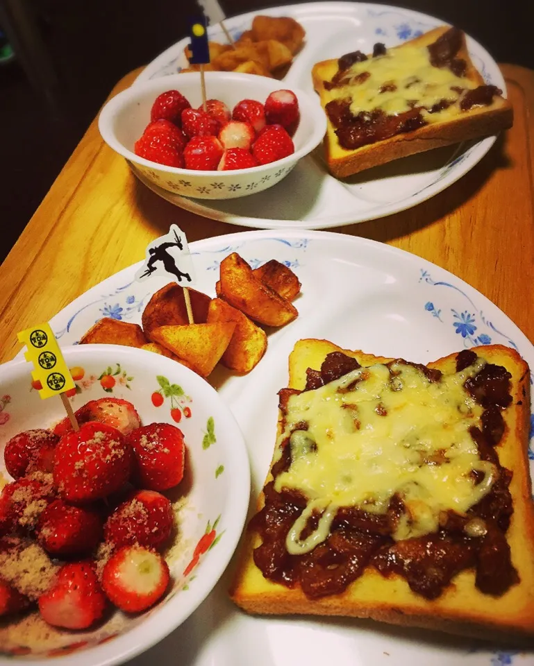 子供達の朝ごはん🍞|えみさん