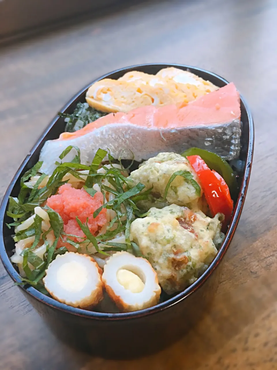 今日のお弁当
・茹でシャケ
・タラコパスタ
・焼売の磯辺揚げ|akiさん