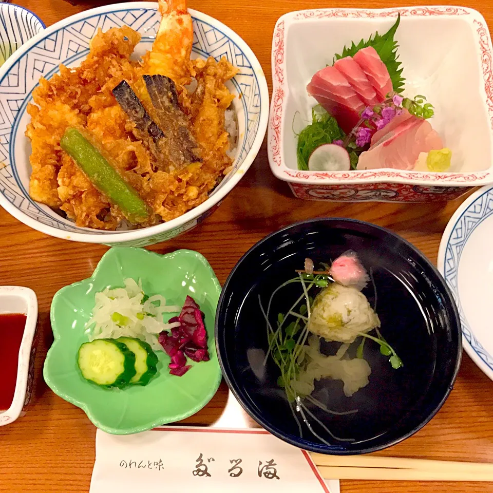 小田原 国登録有形文化財
だるま料理店
天丼とお刺身|シュトママさん