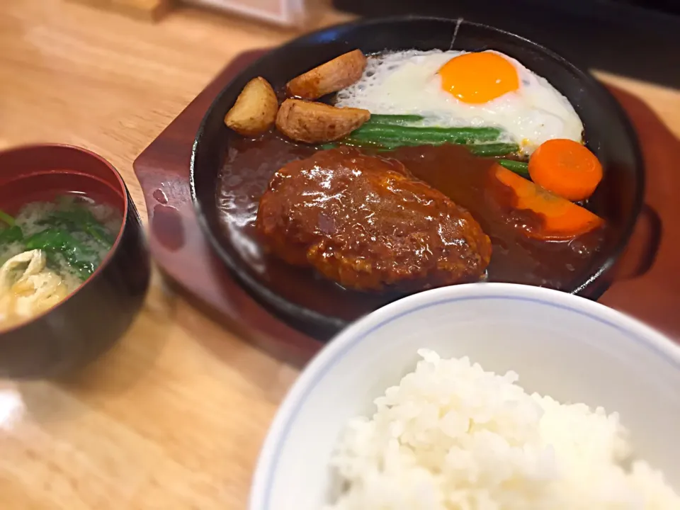 ハンバーグ定食|古山さん