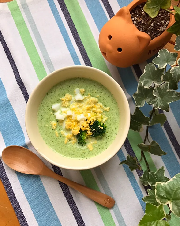 春はもう そこまで。でもチョット寒い日は ほっこり温かなポタージュを😋 🍀ブロッコリーのポタージュ ミモザ仕立て🌱|Hollyさん