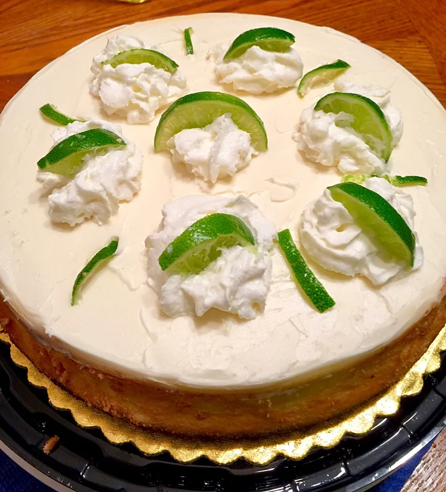 Key-lime Pie Cheesecake!|Alma's Home Kitchenさん