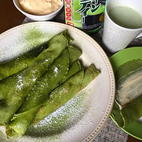 「濃いグリーンティー」を使ってみたSnapdishの料理・レシピ写真:✨MATCHA (green tea)CREPES with custard cream & MATCHA LATTE...🍵抹茶クレープと抹茶ラッテ✨SDさん、gyokuroenさん、THANK YOU!✨