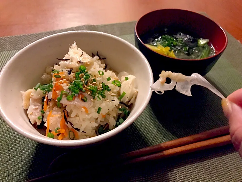 Snapdishの料理写真:Rice cooked w/shredded sea bream🍚鯛のあらで生姜たっぷり五目鯛飯|🌈Ami🍻さん