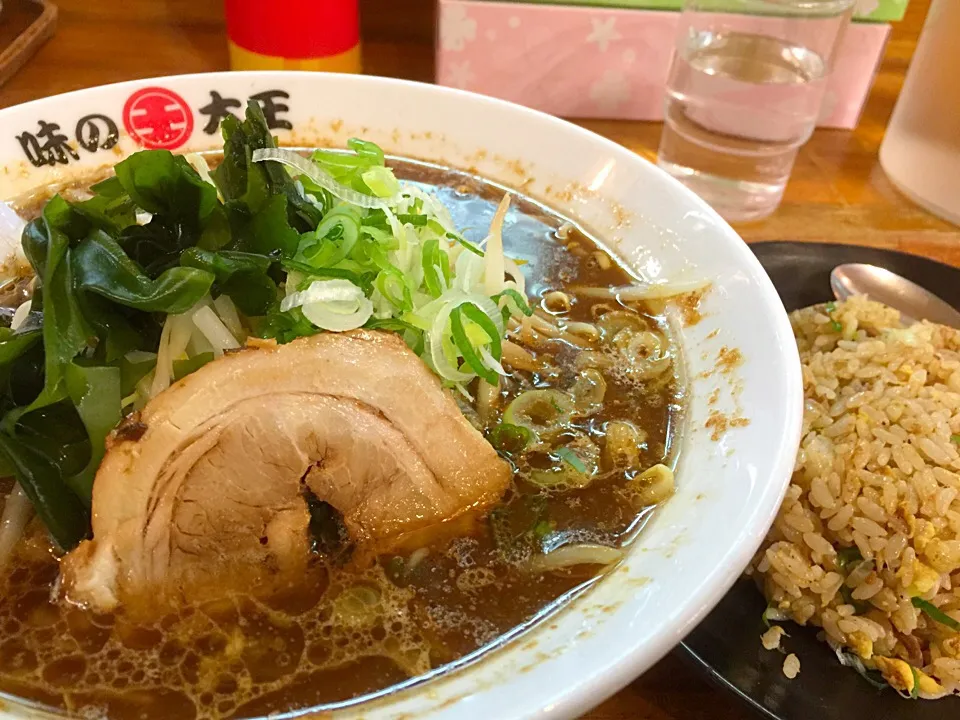 苫小牧味の大王総本店
Aセット醤油ラーメン🍜チャーハン|BOOさん