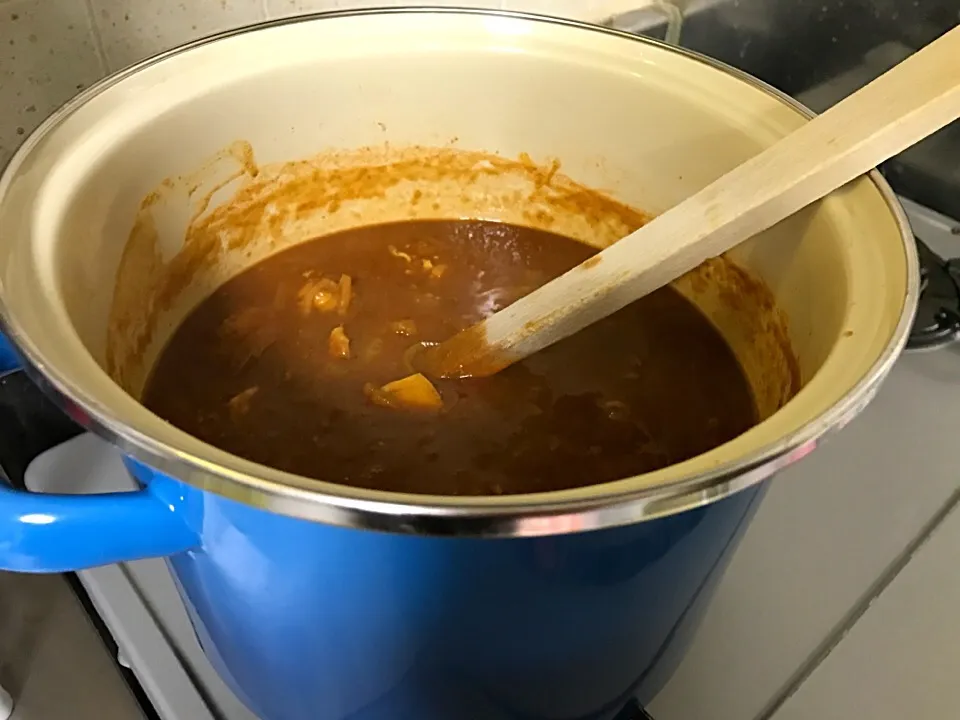 Snapdishの料理写真:鶏もも肉 de チキントマトカレー|Ikue Sawadaさん