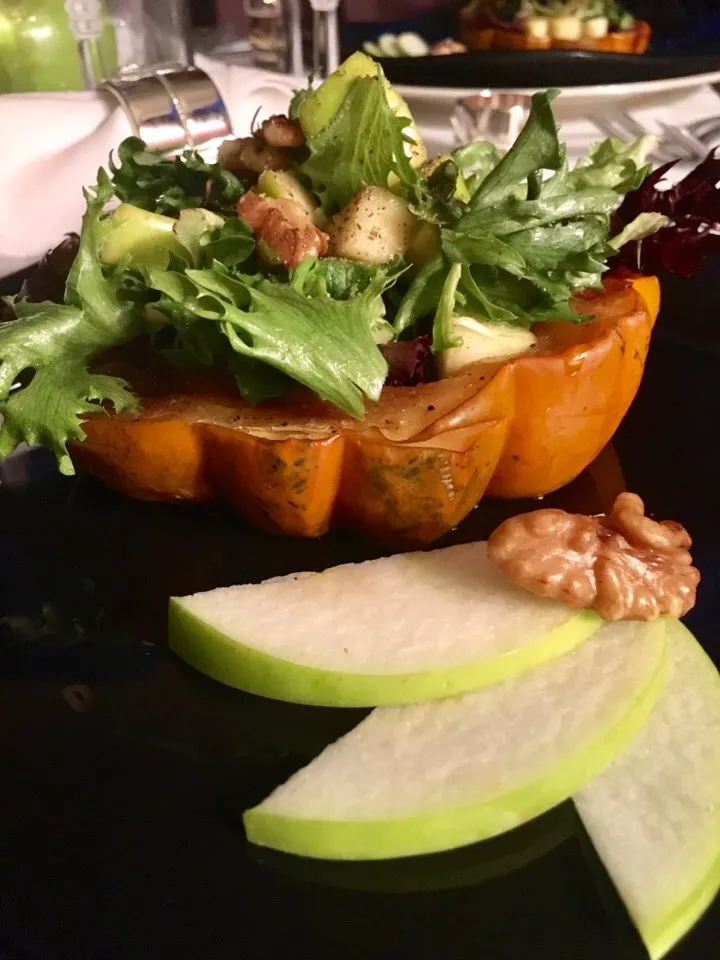 Baked Acorn Squash Ring filled with Spring Greens Apples and Walnuts
Roasted Apple Vinaigrette|Christine pavelkaさん