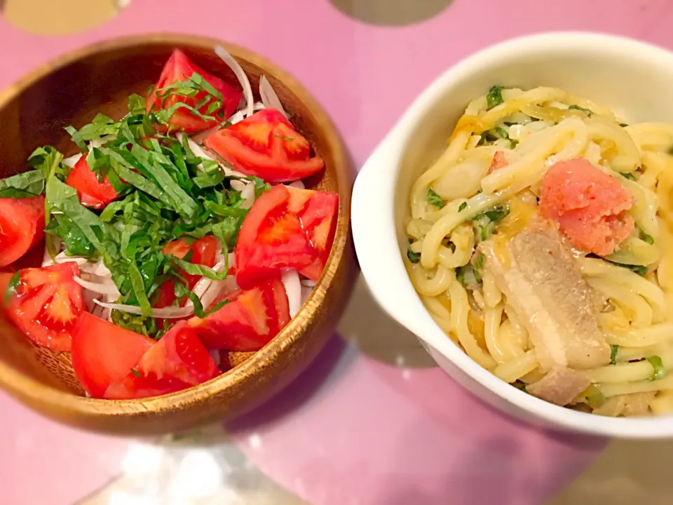 3/9お昼ごはん⭐️新玉ねぎトマト🍅サラダとたらこバター焼うどん🎵|Mariettyさん